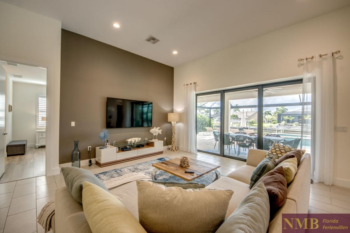 Ferienhaus-Cape-Coral-Villa-Long-Island_14-Family-Room