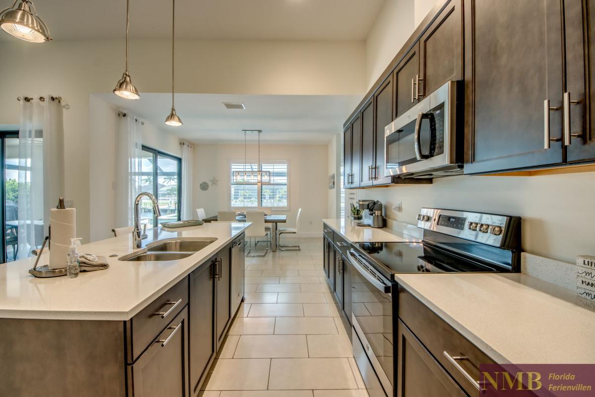 Ferienhaus-Cape-Coral-Villa-Long-Island_35-Kitchen