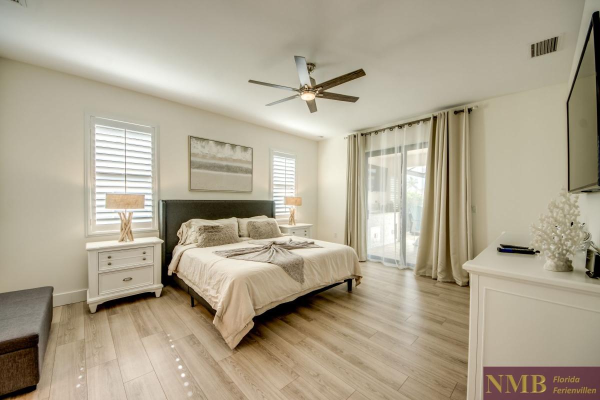 Ferienhaus-Cape-Coral-Villa-Long-Island_37-Master-Bedroom