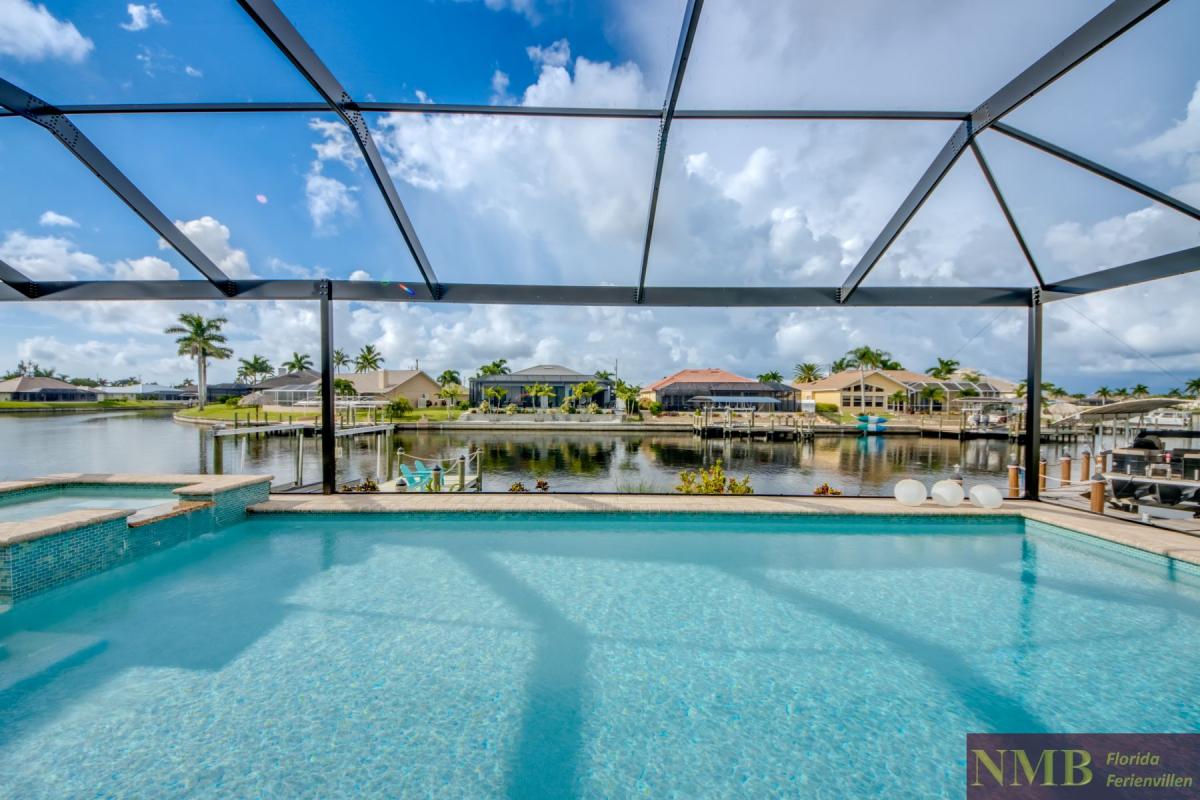 Ferienhaus-Cape-Coral-Villa-Long-Island_75-Pool-Hot-Tub