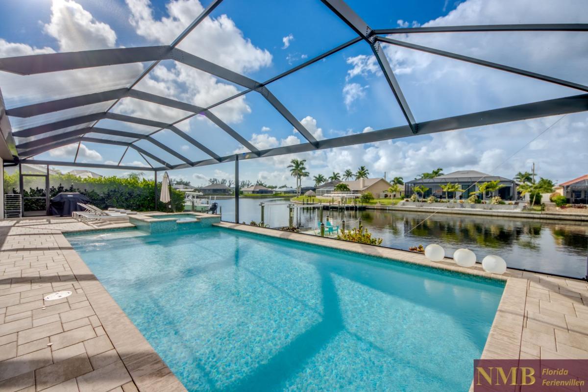 Ferienhaus-Cape-Coral-Villa-Long-Island_76-Pool-Hot-Tub