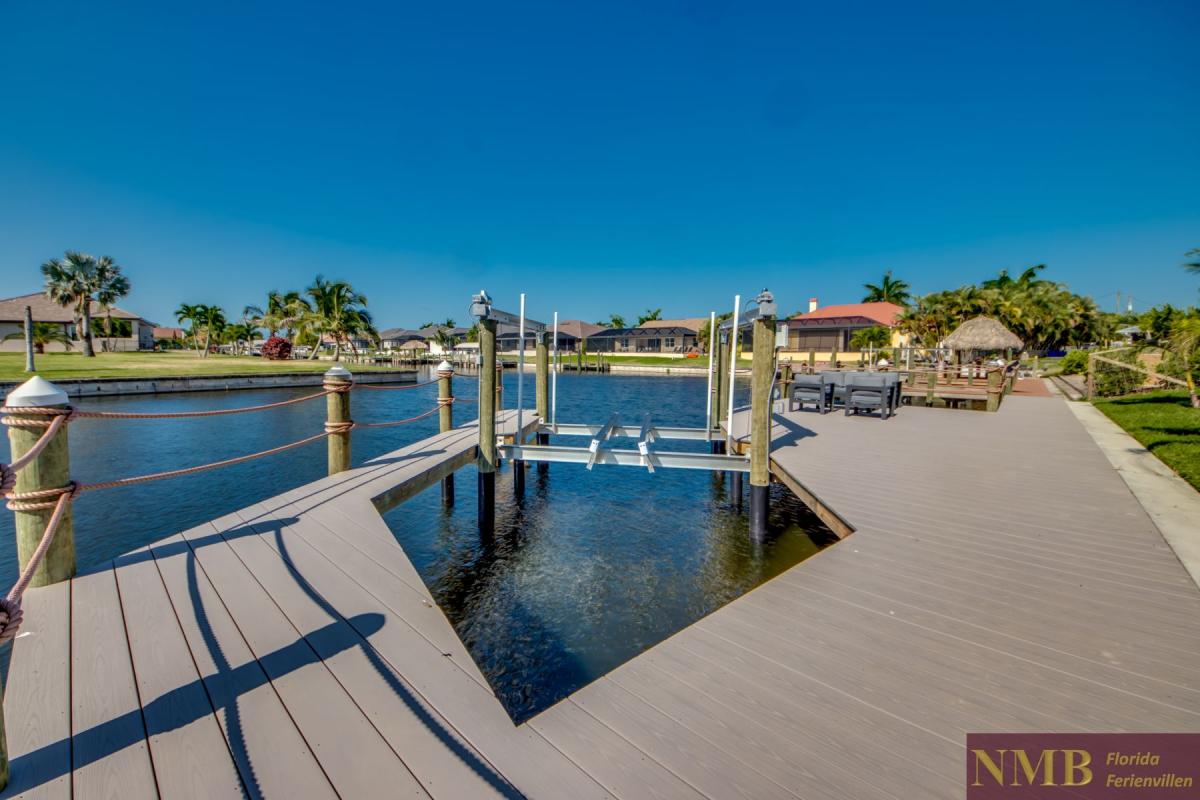 Ferienhaus-Cape-Coral-Villa-Lugano_86-Dock-Boat-Lift